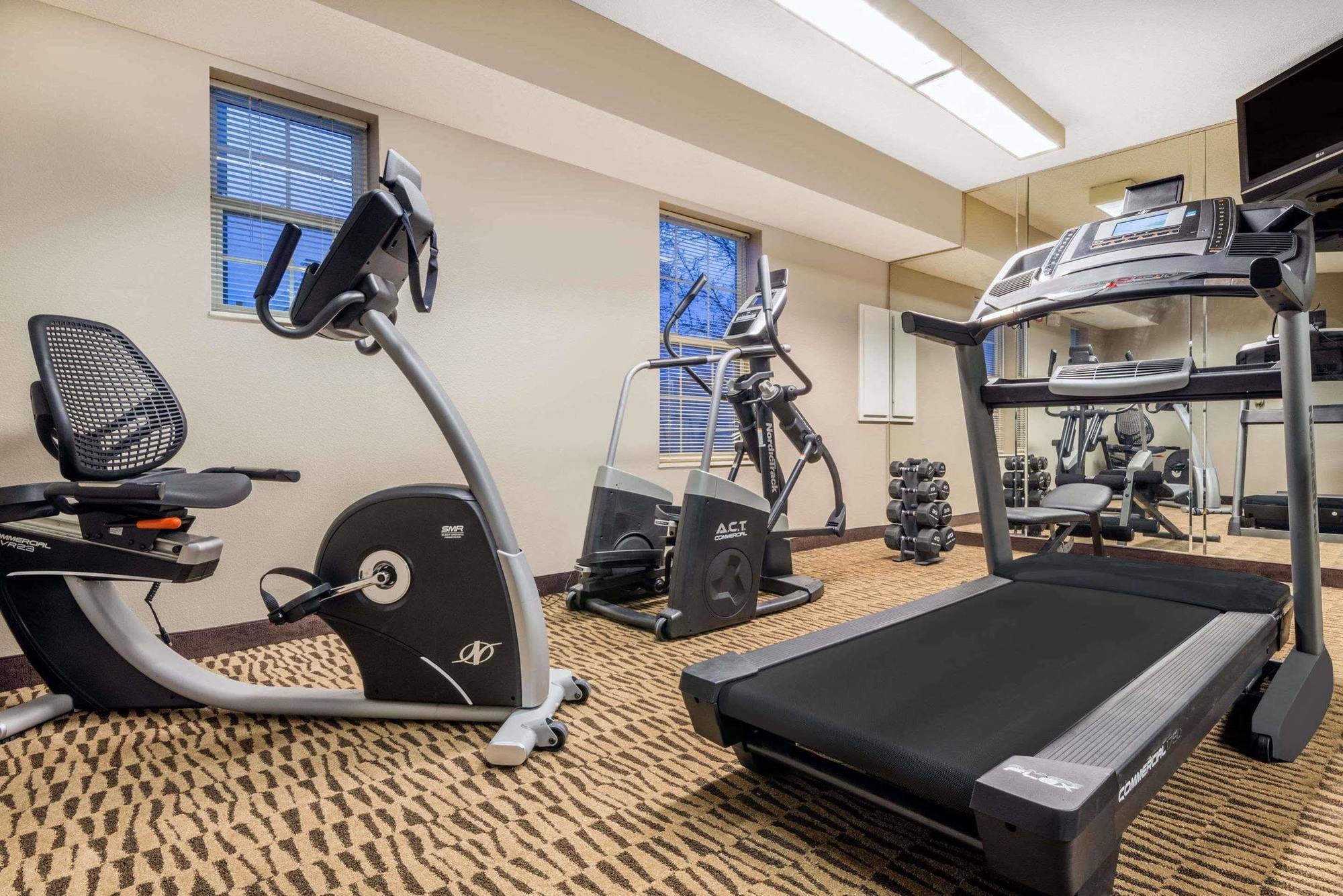 Hawthorn Suites By Wyndham Louisville North Jeffersonville Εξωτερικό φωτογραφία